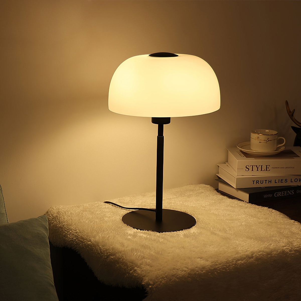 Solo Table Lamp
