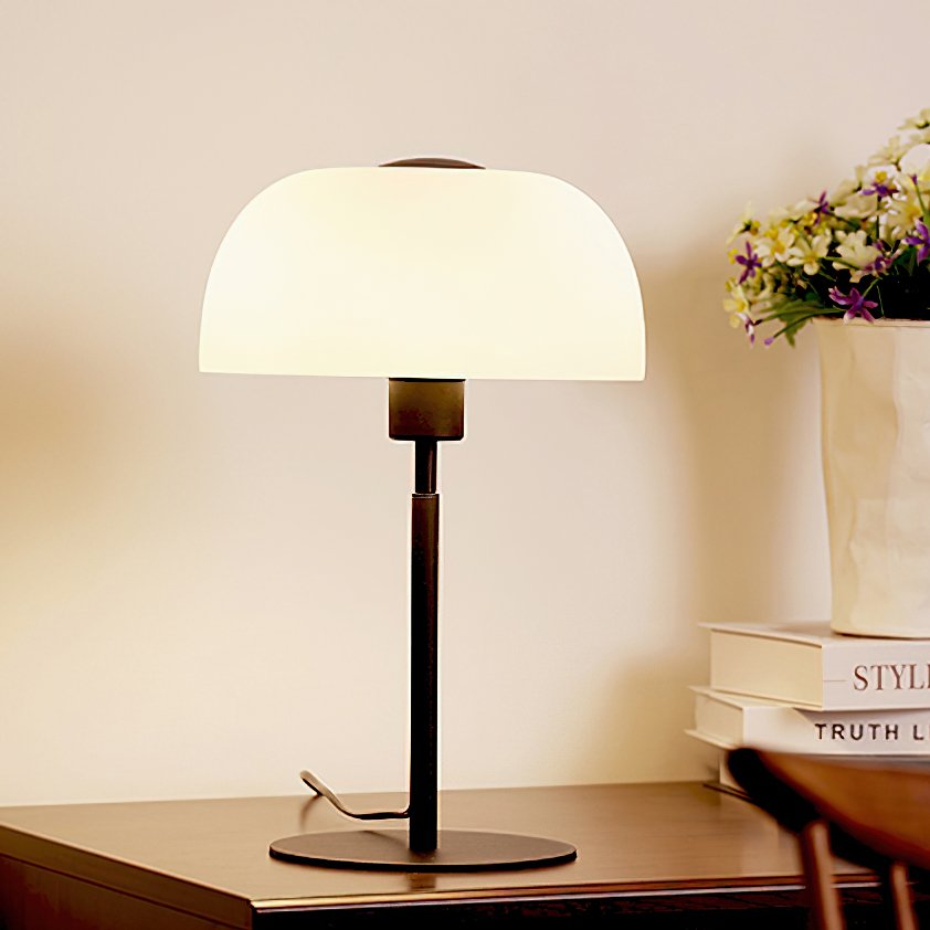 Solo Table Lamp