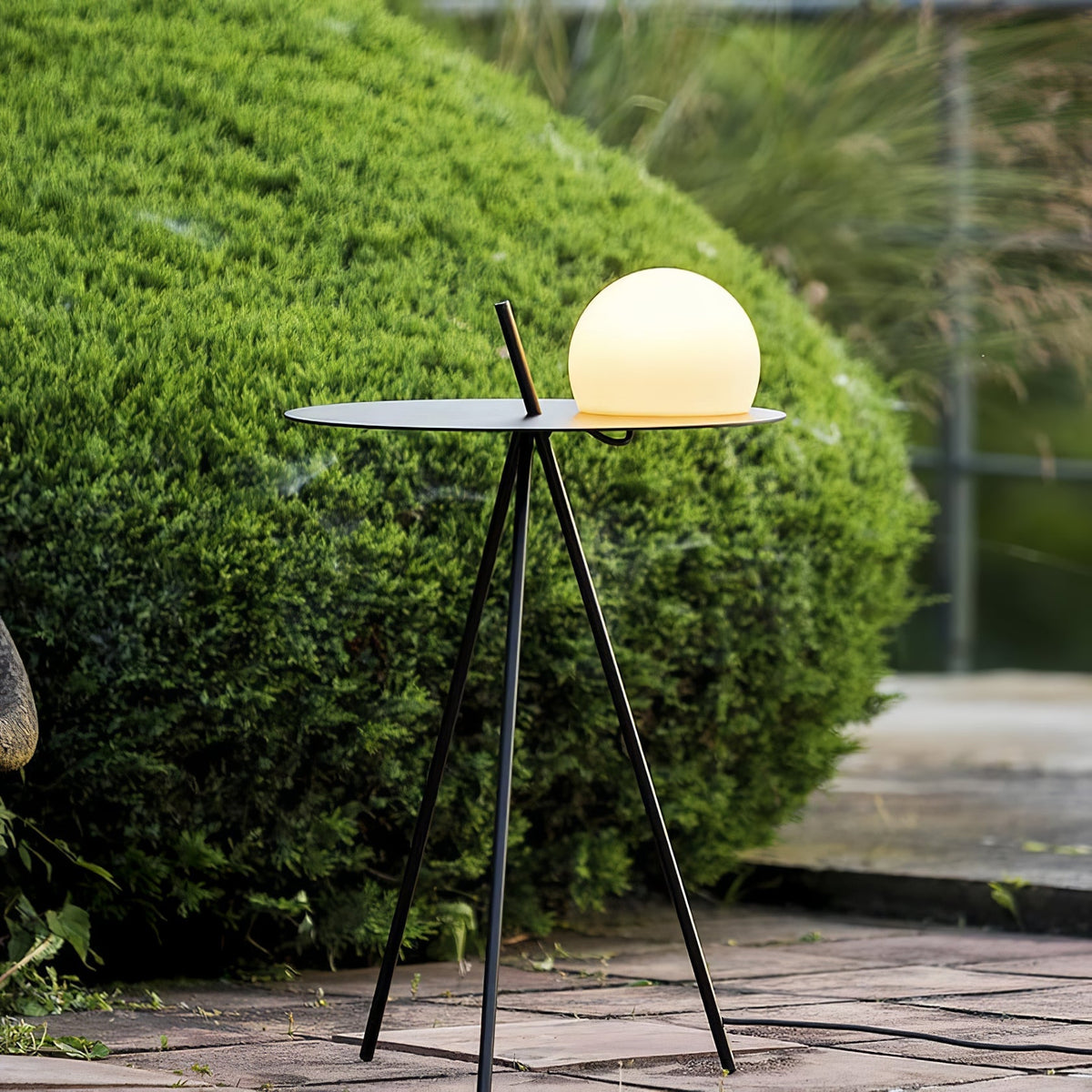 Soluna Tripod Solar Outdoor Lamp with Side Table in Silver Gray