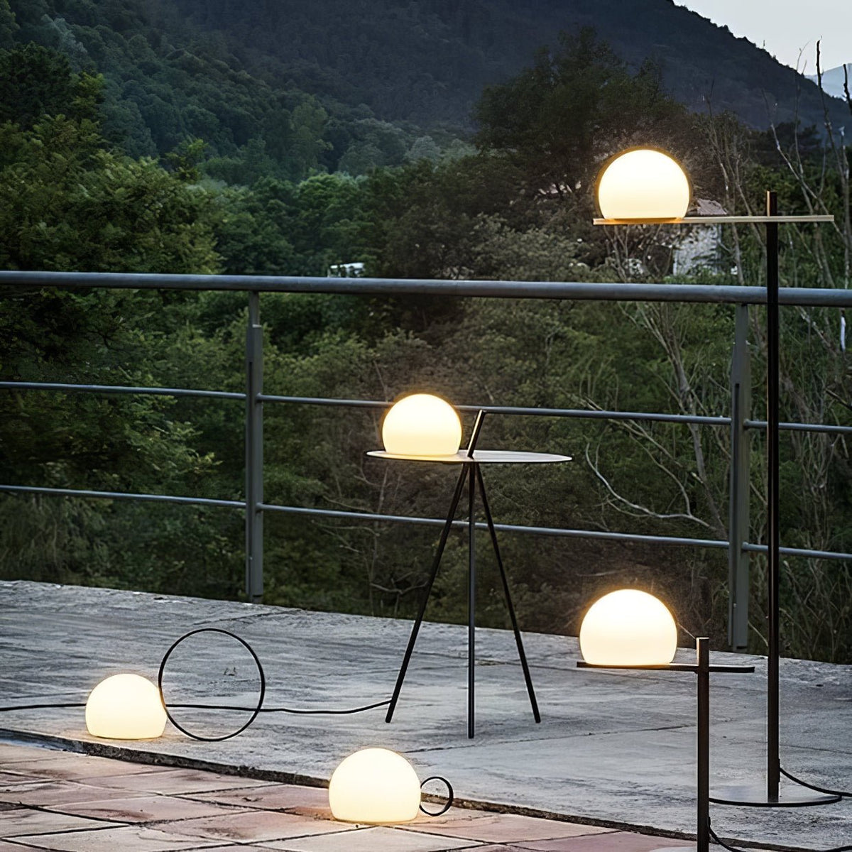 Soluna Tripod Solar Outdoor Lamp with Side Table in Silver Gray