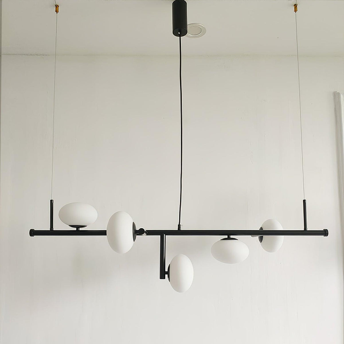 sphere-balance-chandelier