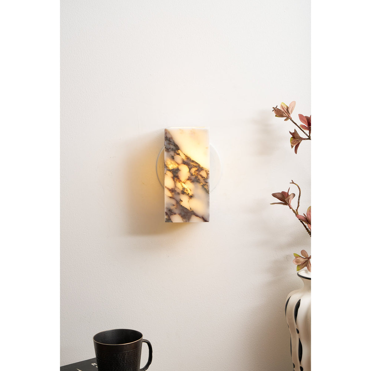 modern-square-alabaster-wall-lamp