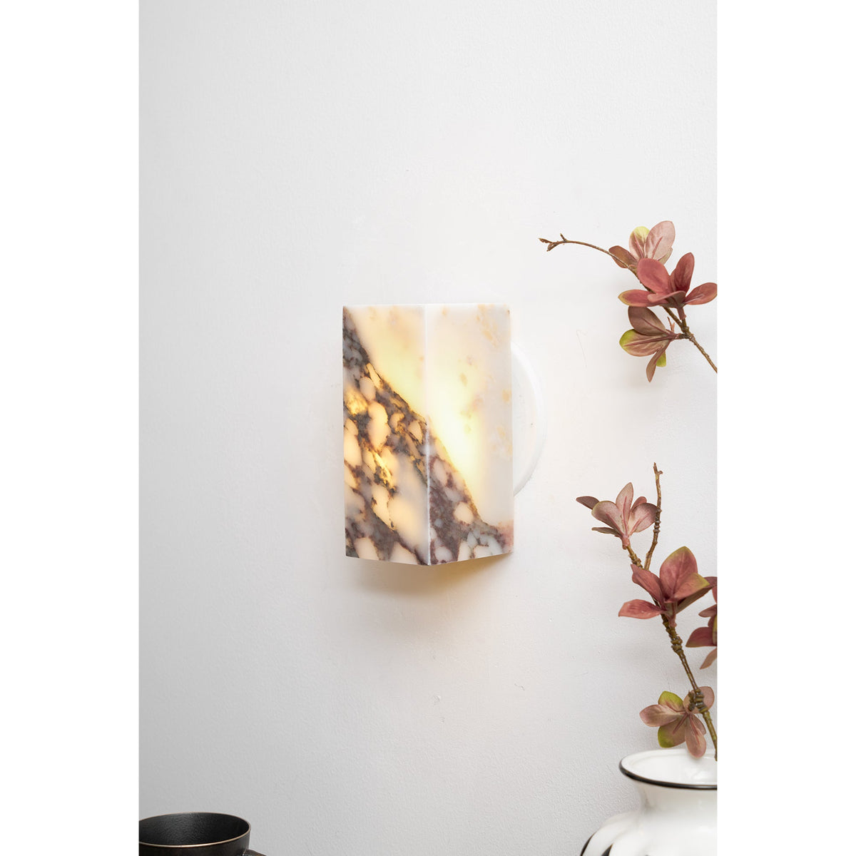modern-square-alabaster-wall-lamp
