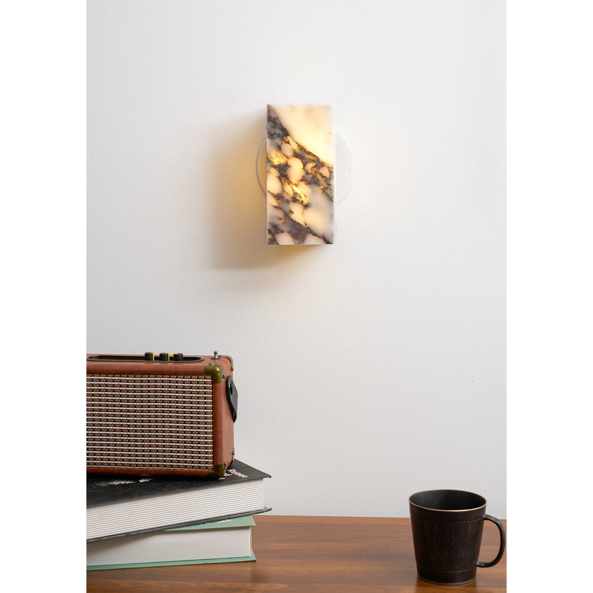 modern-square-alabaster-wall-lamp