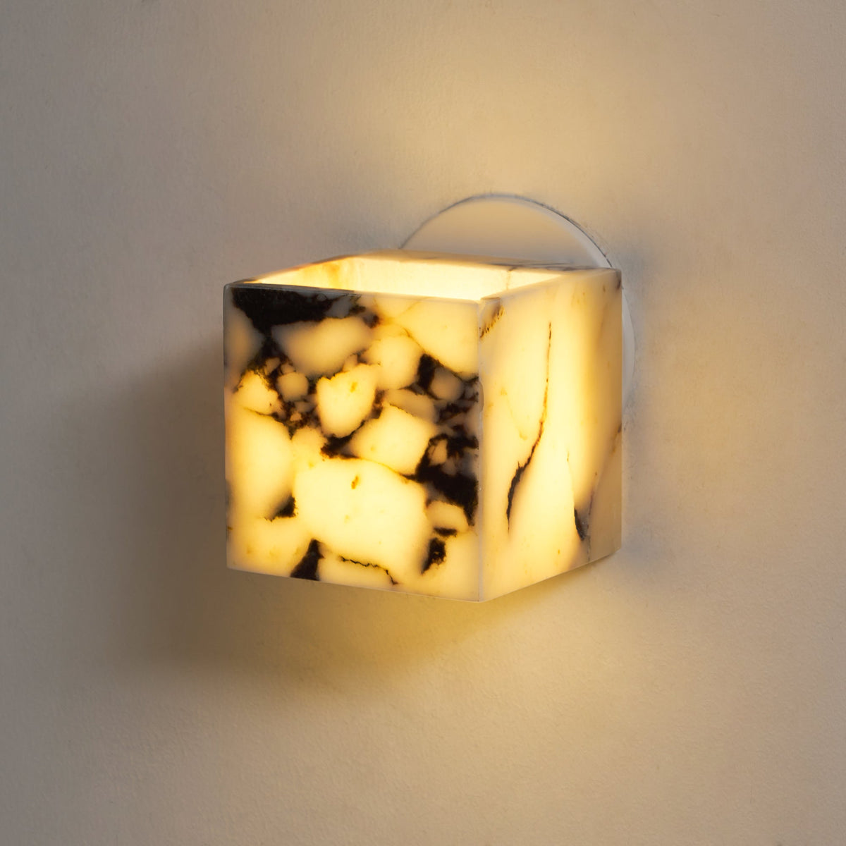 modern-square-alabaster-wall-lamp