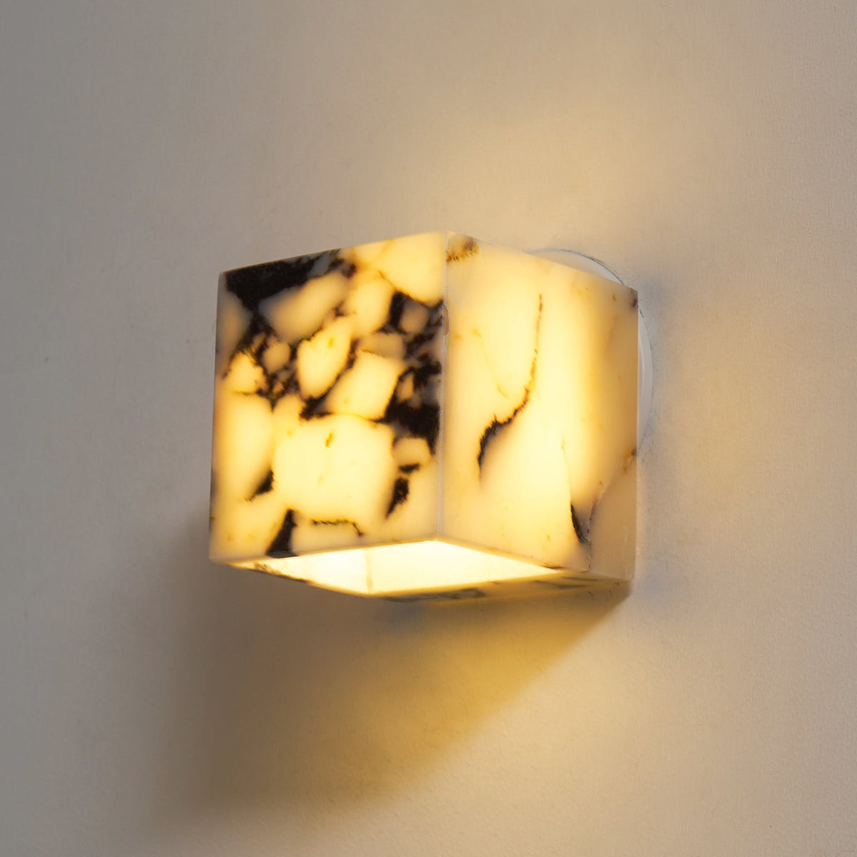 modern-square-alabaster-wall-lamp