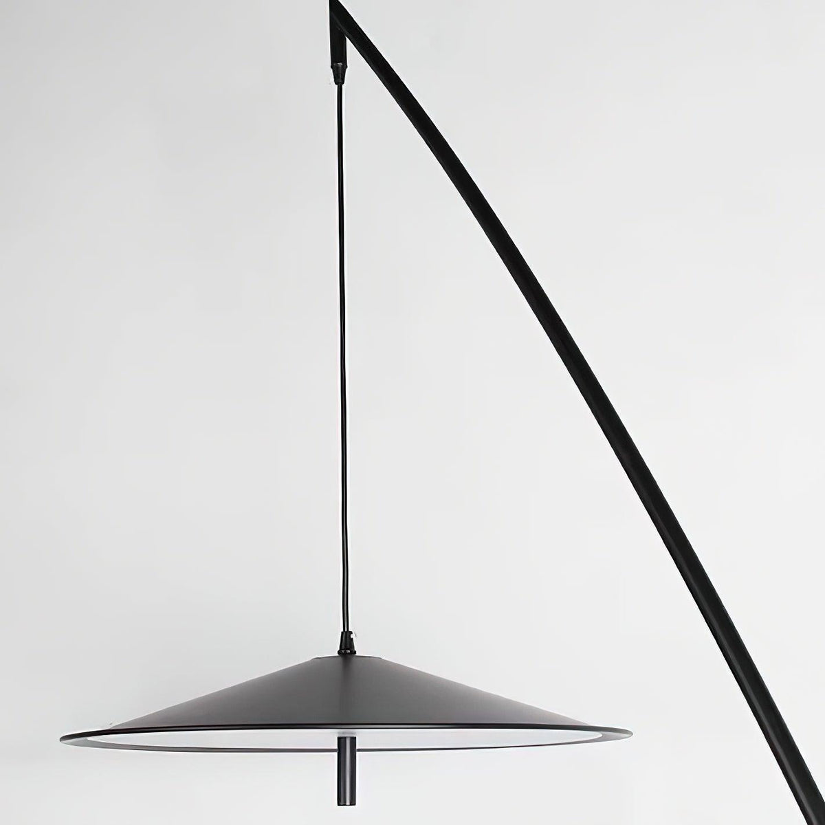 steadfast-floor-lamp