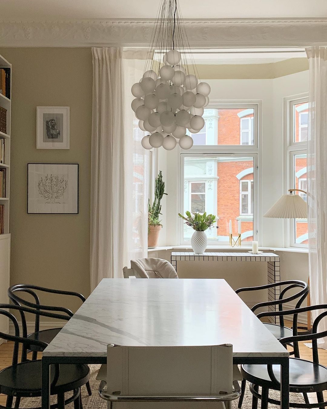 Stochastic Chandeliers