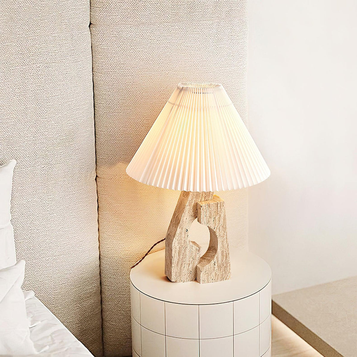stone-pillar-table-lamp