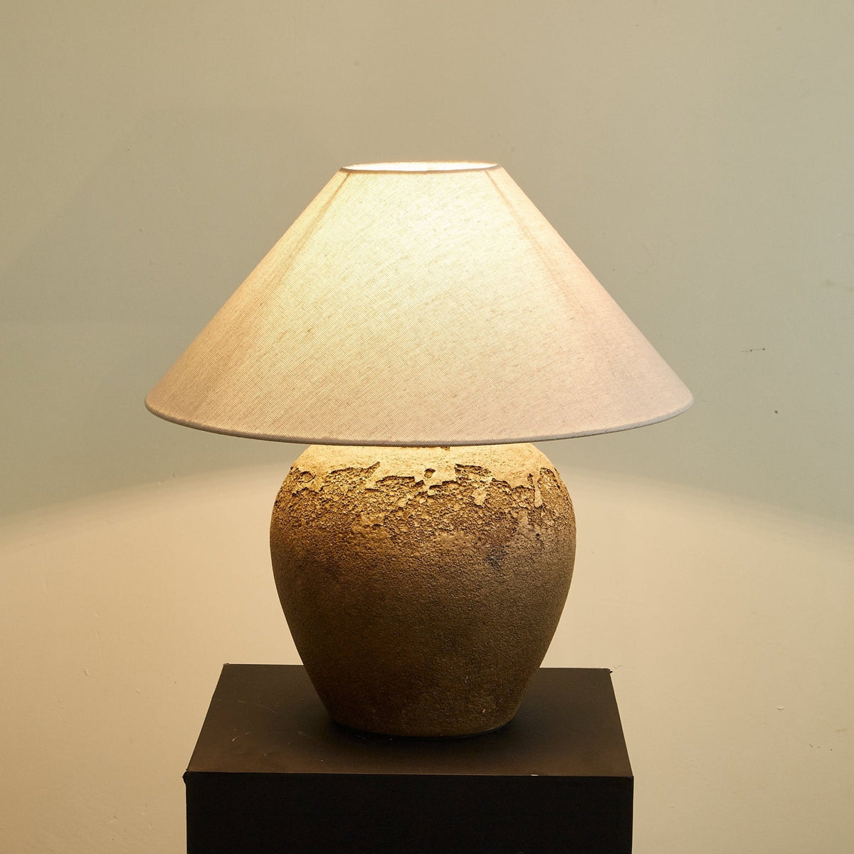 Stoneveil Ceramic Table Lamp with Linen Shade for Bedroom and Living Room