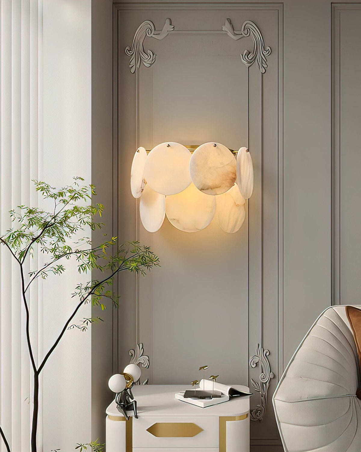 Strata Lumina Alabaster Wall Sconce in Brass Finish