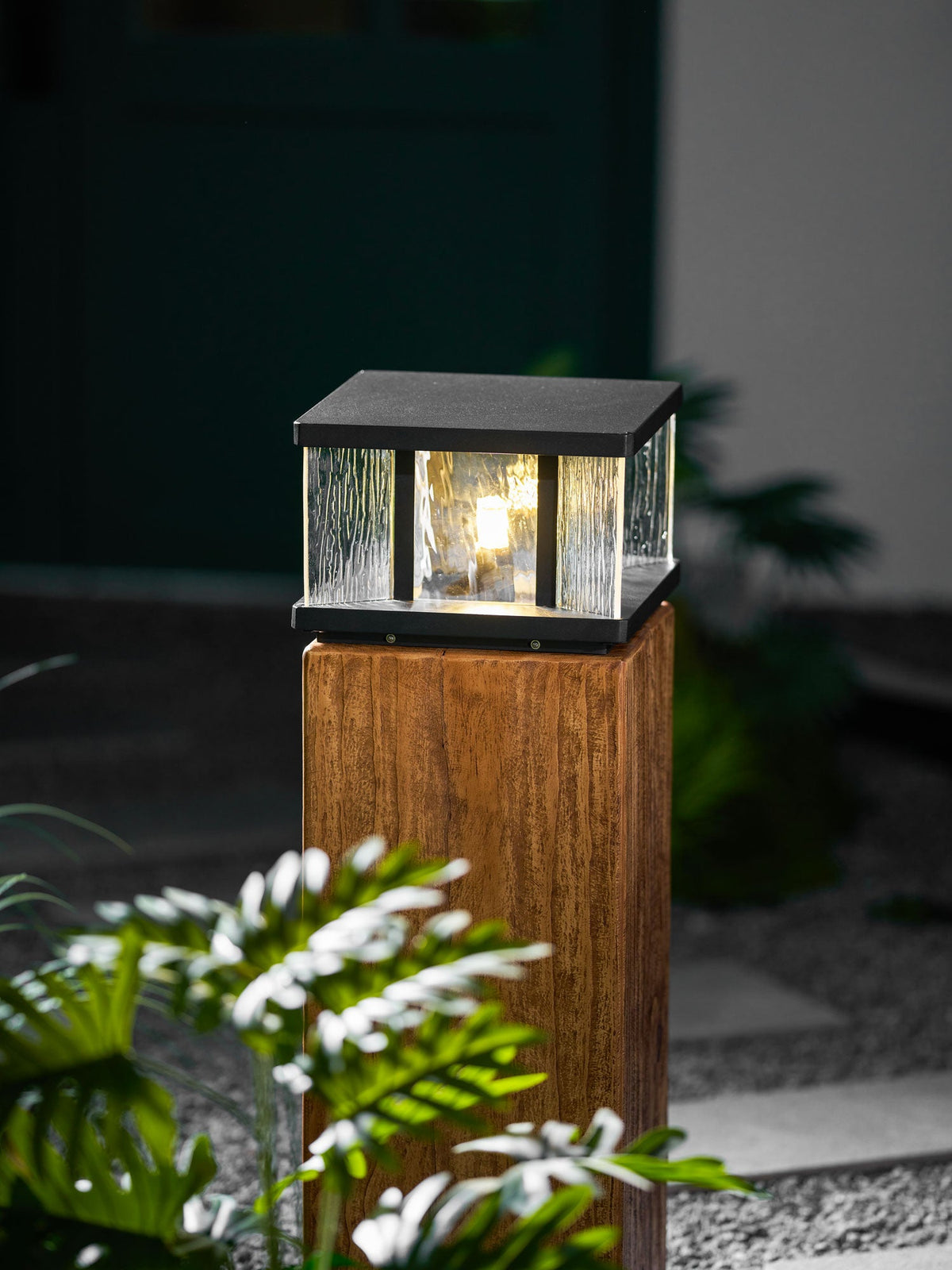 Stratos Square Outdoor Light – Modern Geometric LED Table Lamp for Patio & Garden