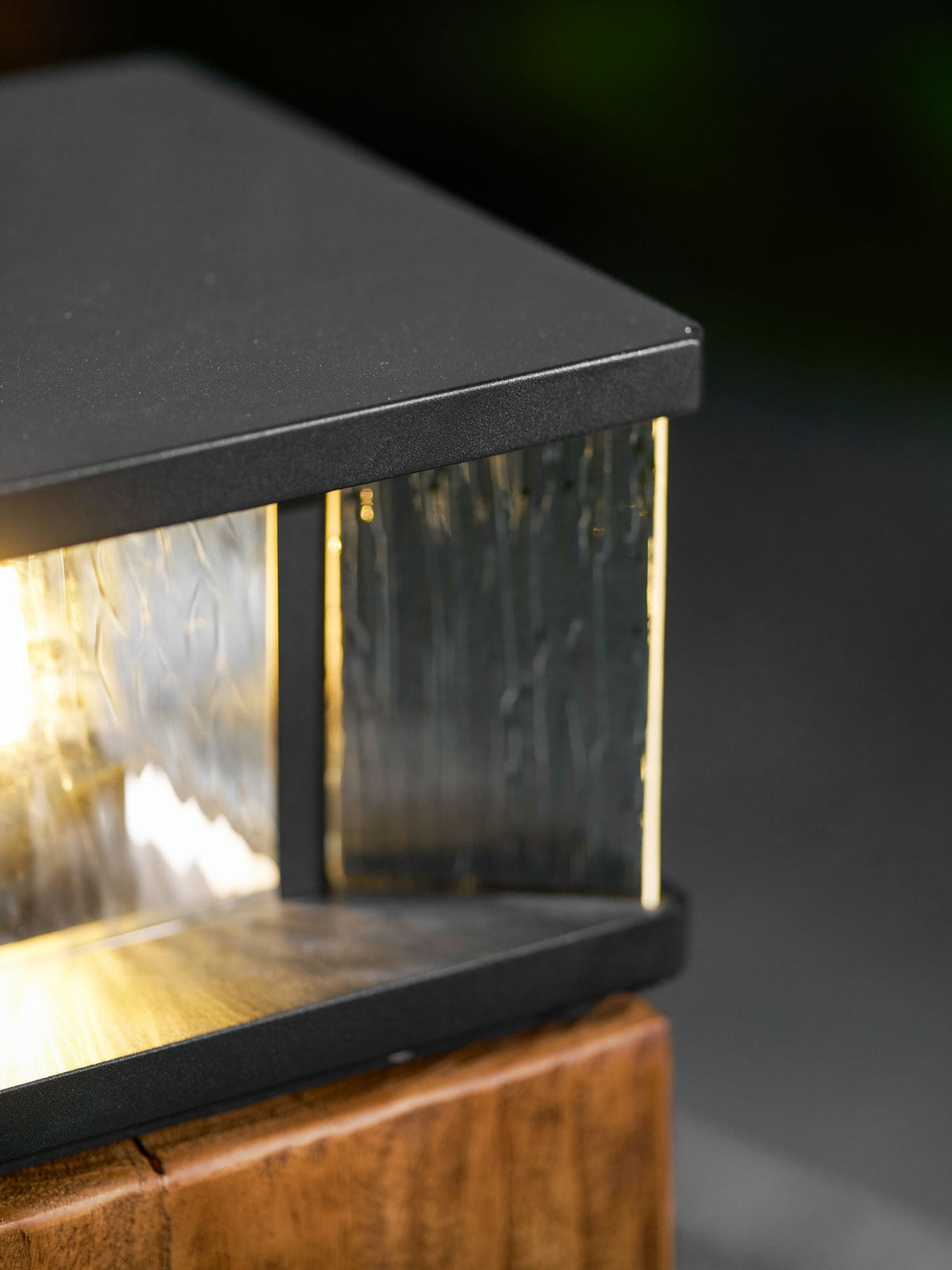 Stratos Square Outdoor Light – Modern Geometric LED Table Lamp for Patio & Garden