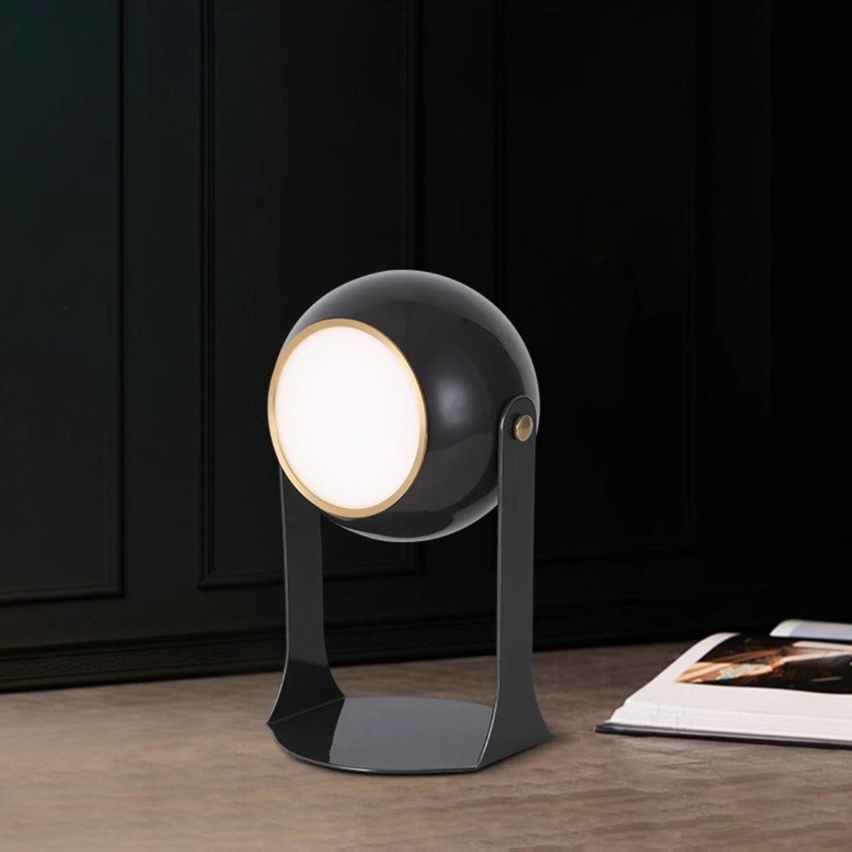 svejk-table-lamp