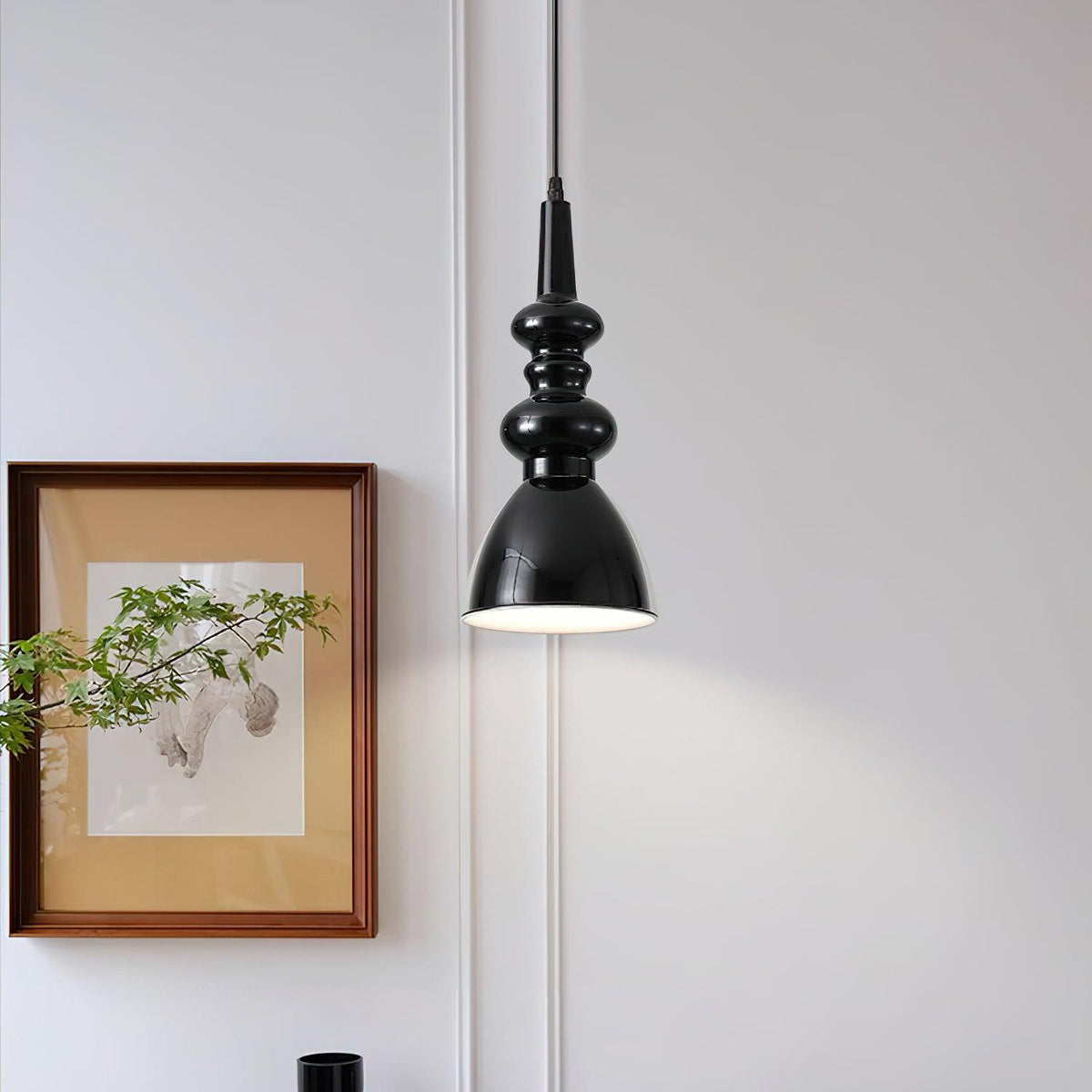 svelte-noir-pendant-light