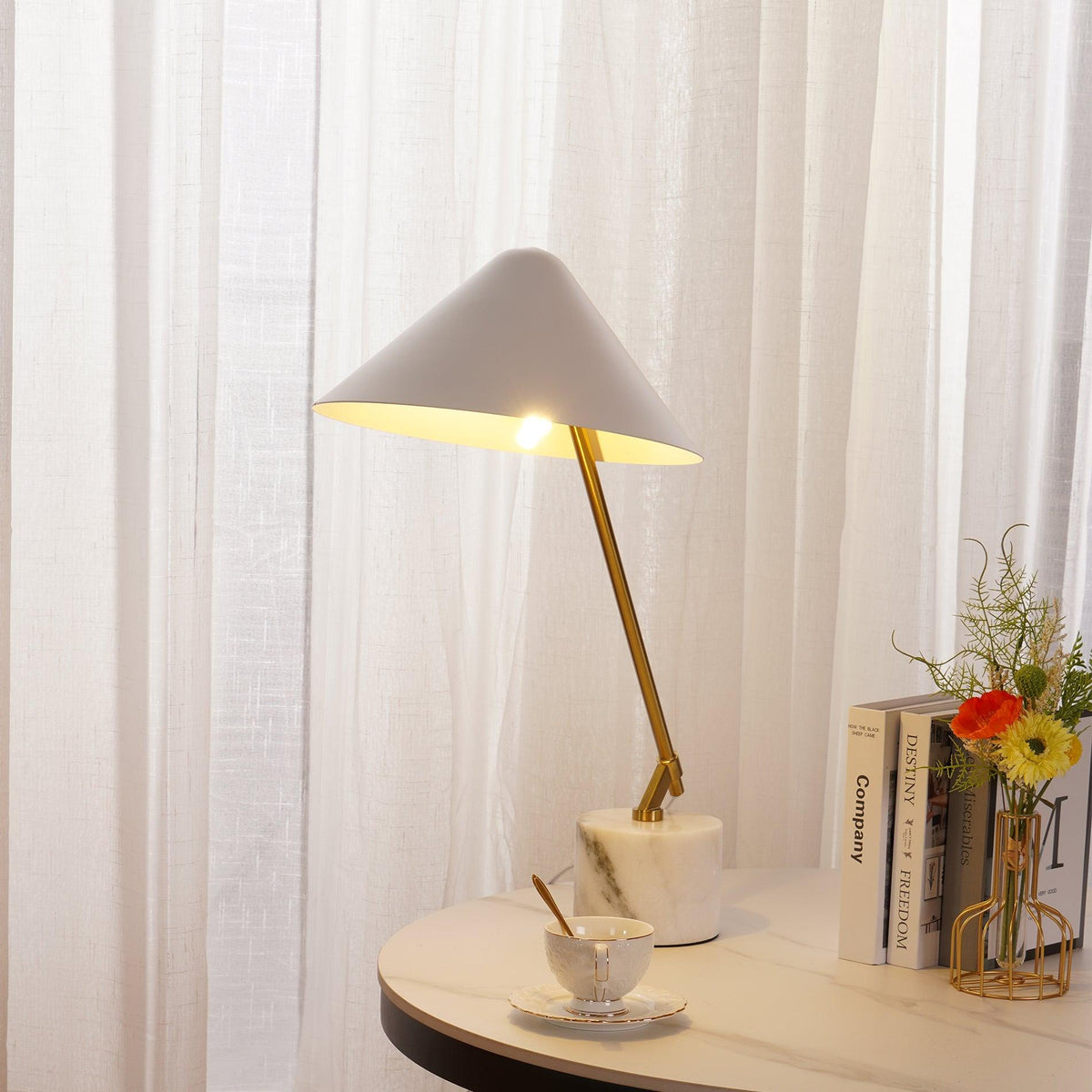 Small_Hat_Table_Lamp