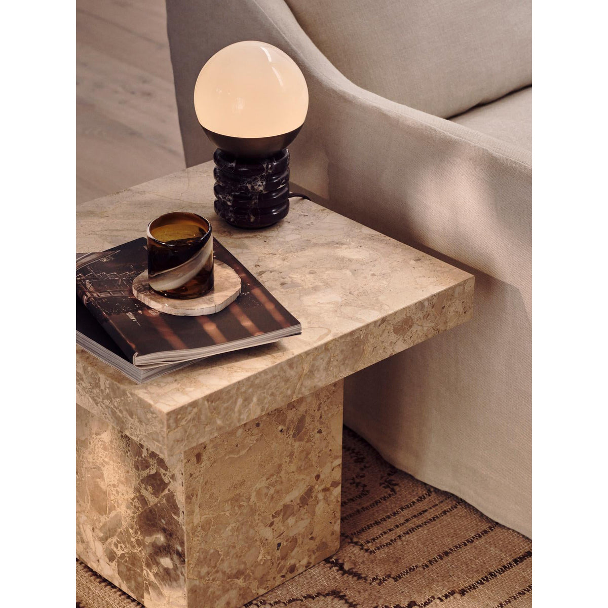 sylvia-table-lamp