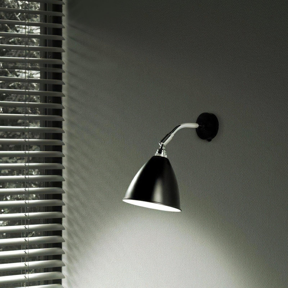 task-short-wall-lamp
