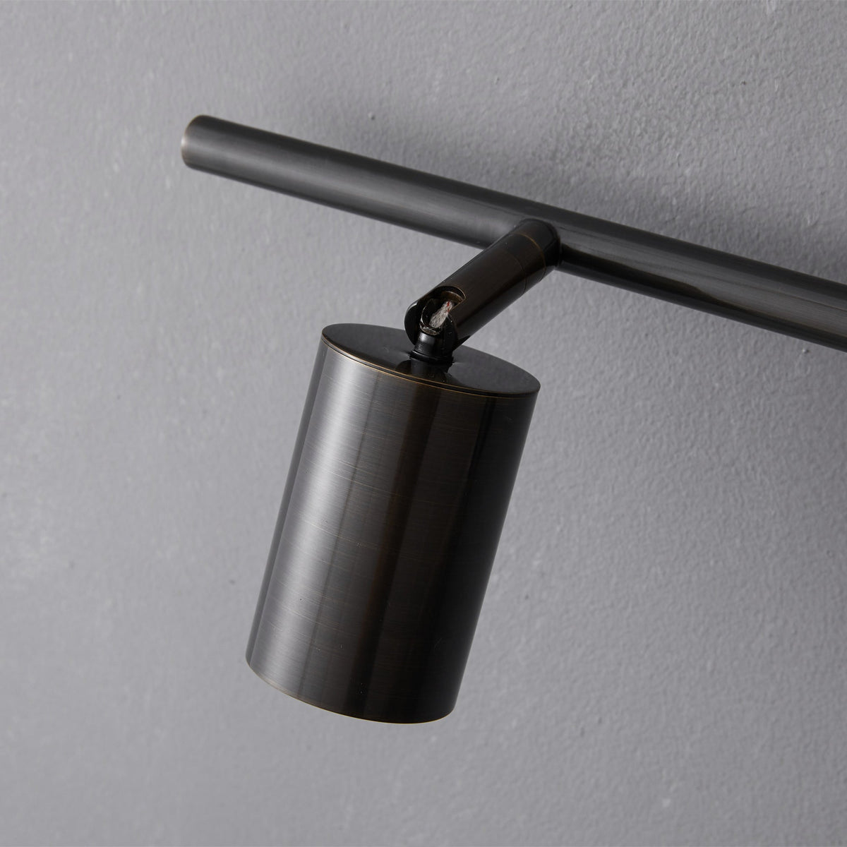 taylor-adjustable-head-wall-lamp