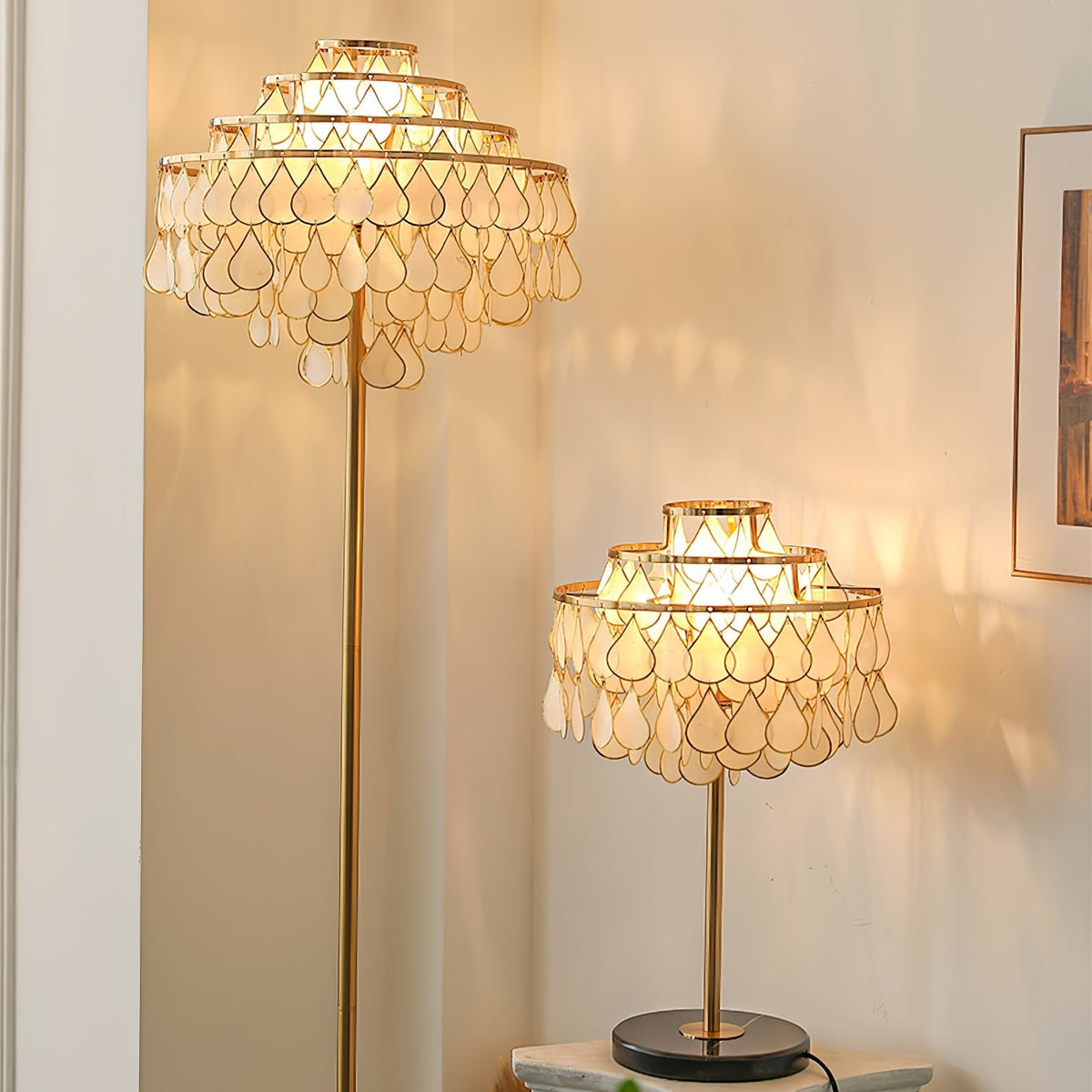 Teardrops Shell Table Lamp in Gold and Black Marble