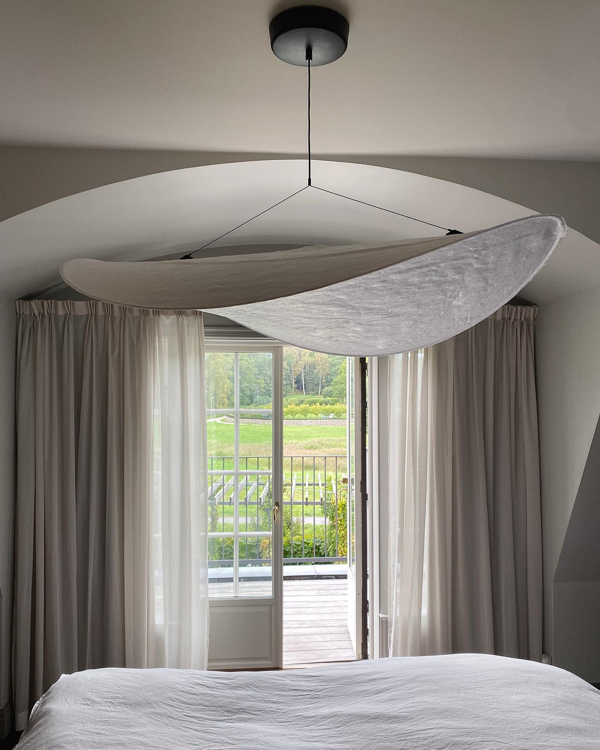 tense-dupont-paper-pendant-lamp