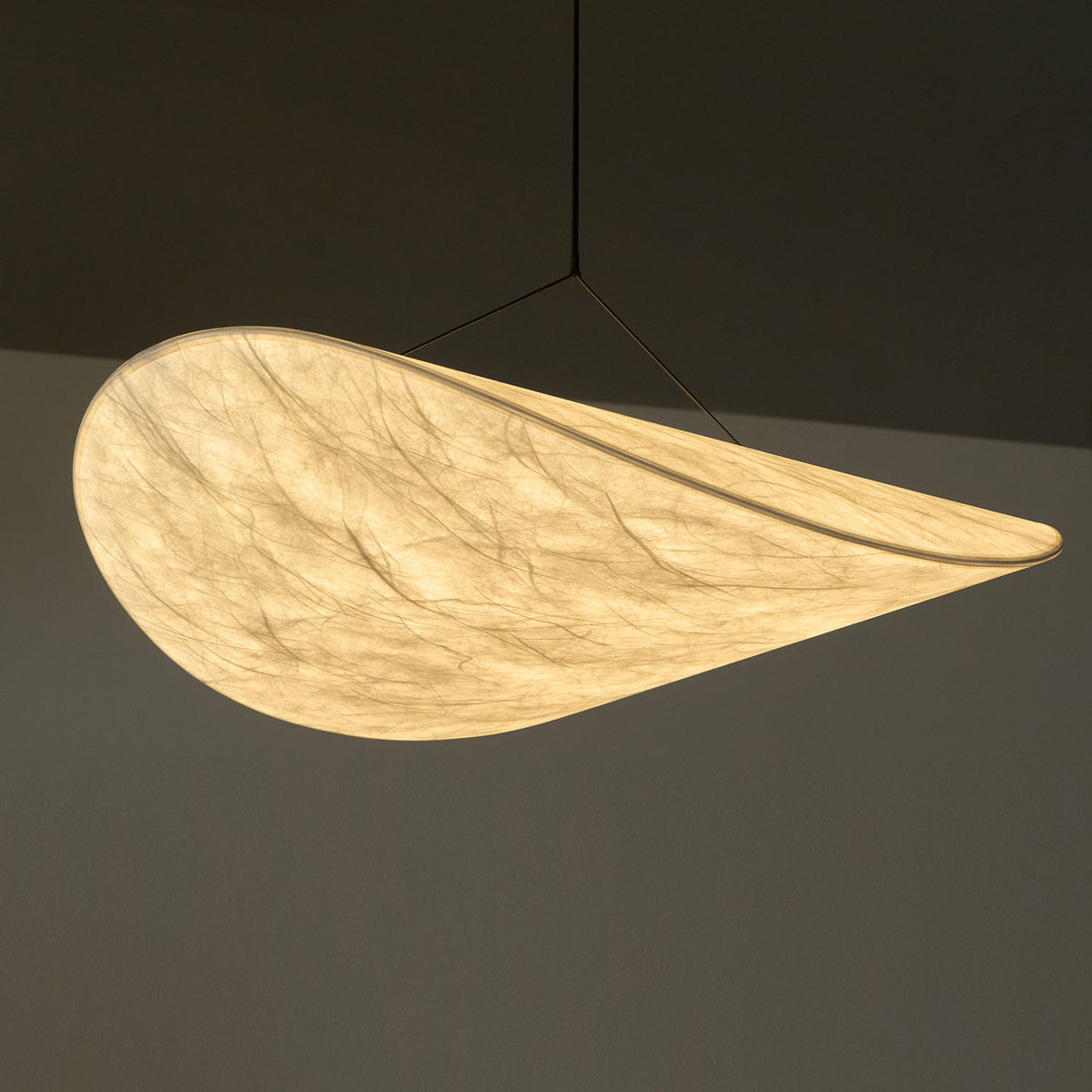 tense-dupont-paper-pendant-lamp