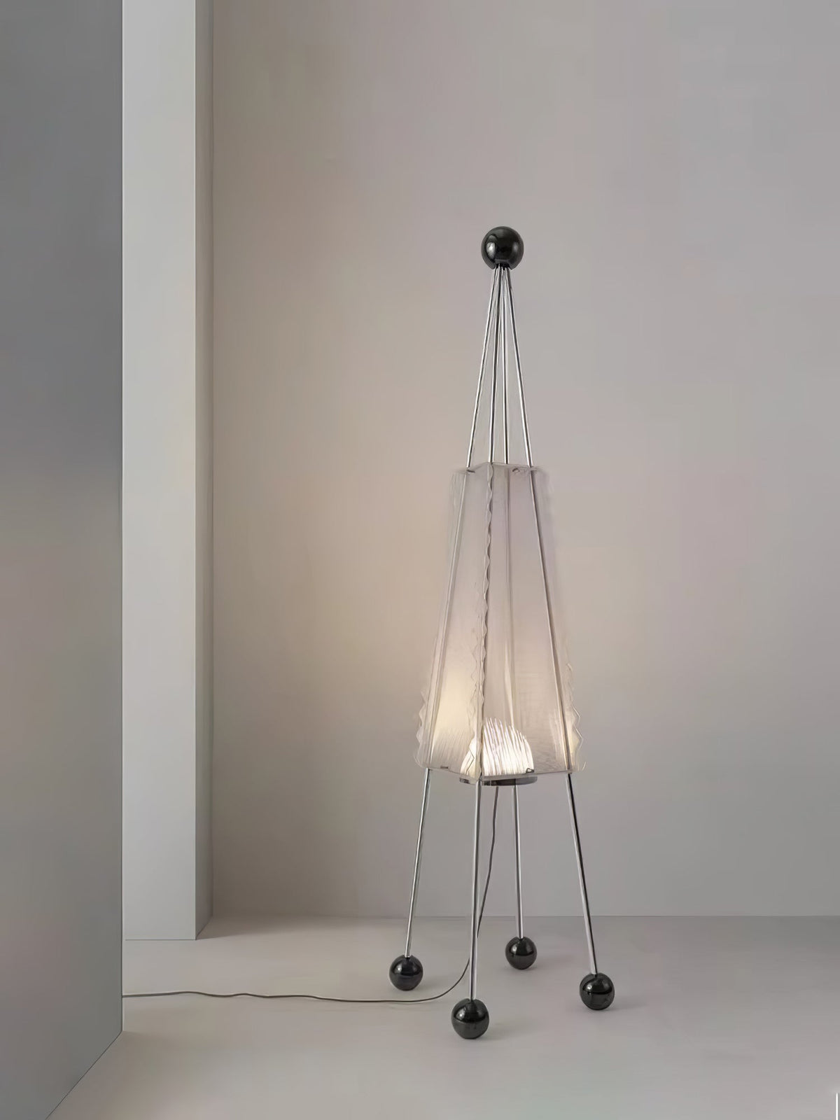 Obelisk Mesh Floor Lamp – Modern Sculptural LED Floor Light for Living Room