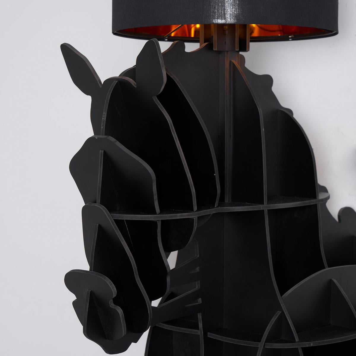 tete-horse-floor-lamp