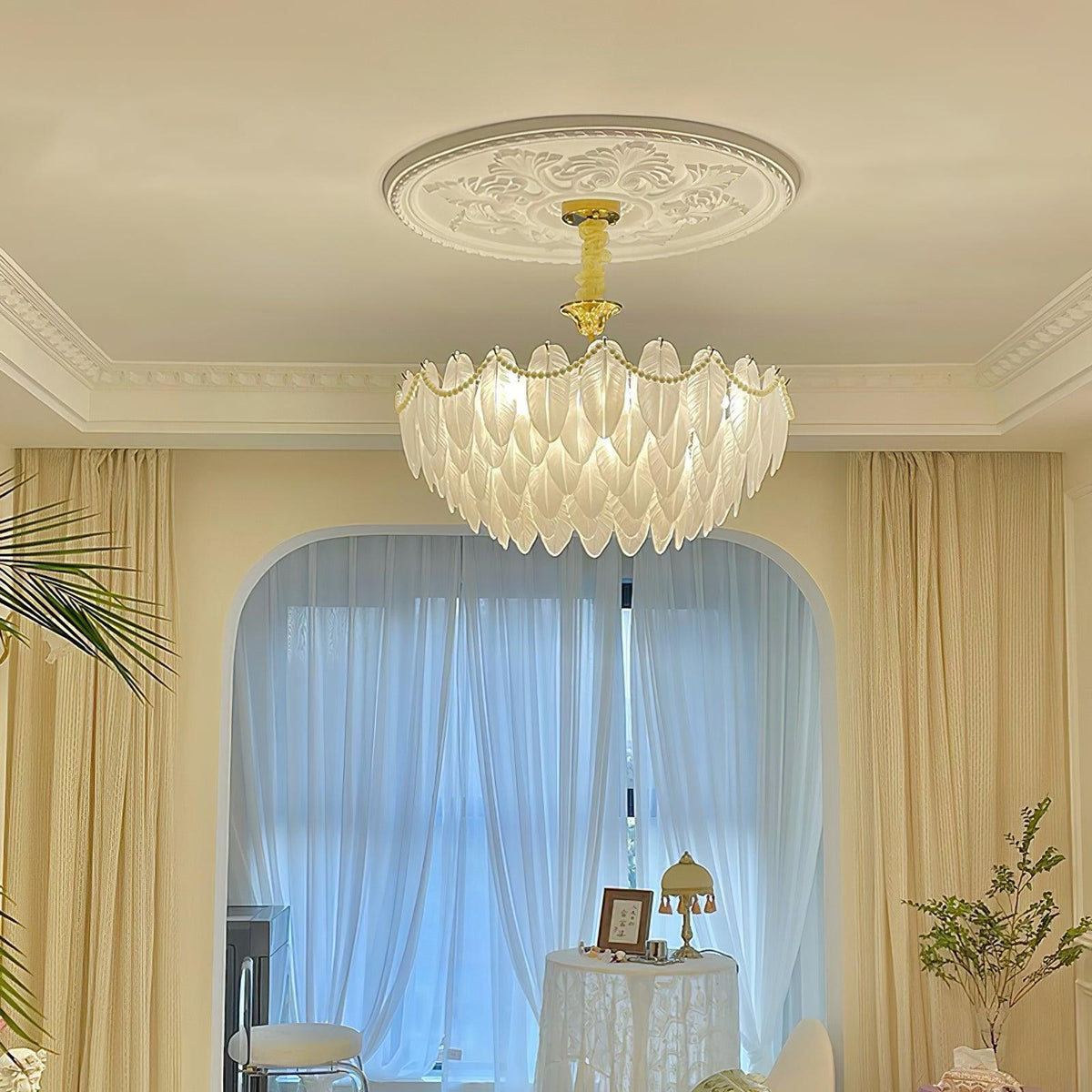texture-glass-leaf-chandelier