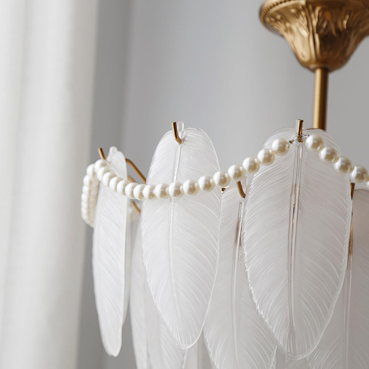 texture-glass-leaf-chandelier