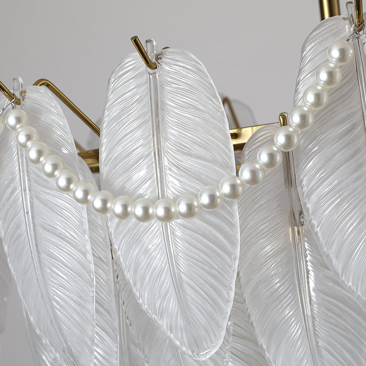 texture-glass-leaf-chandelier