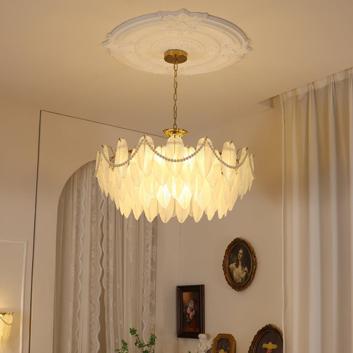 texture-glass-leaf-chandelier