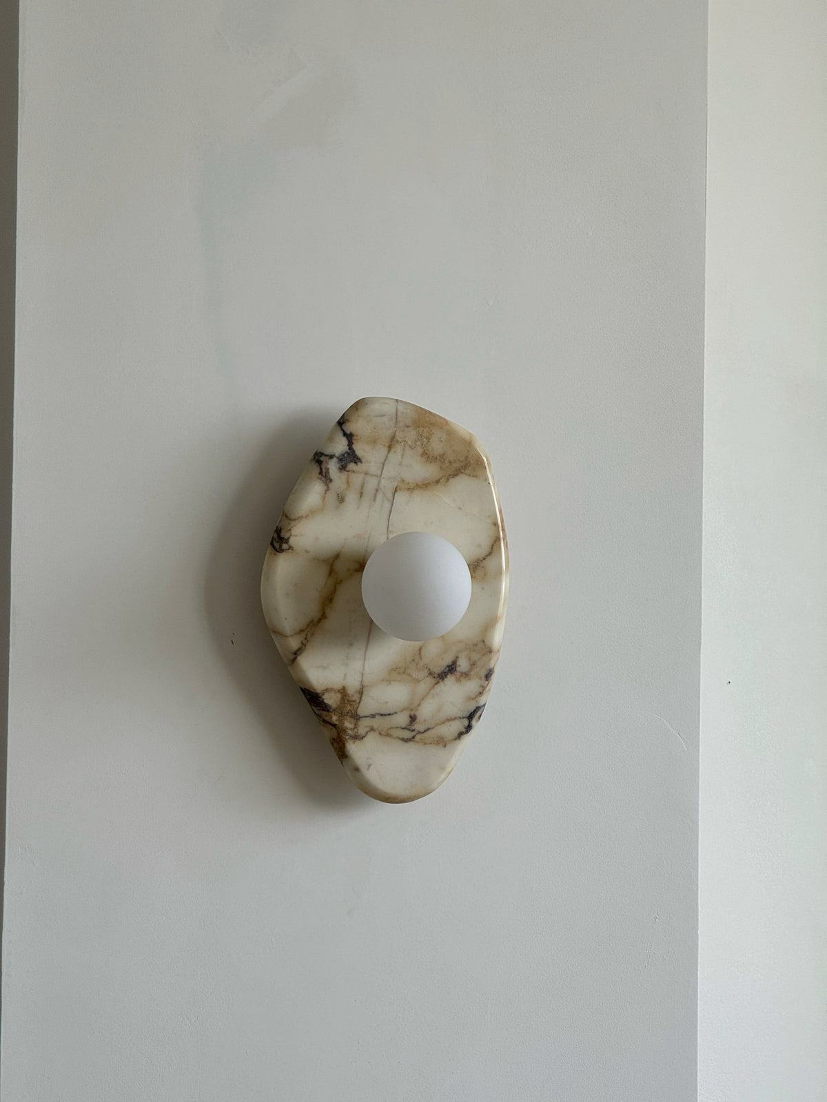 textured-marble-wall-lamp