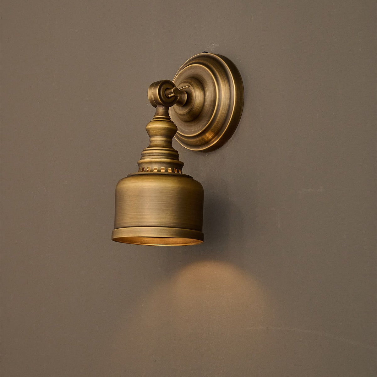 timarron-wall-lamp