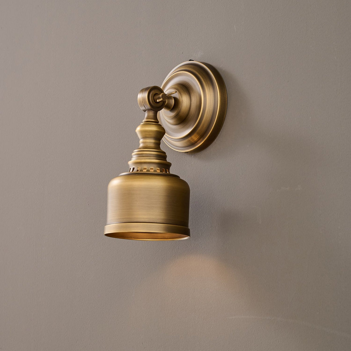 timarron-wall-lamp