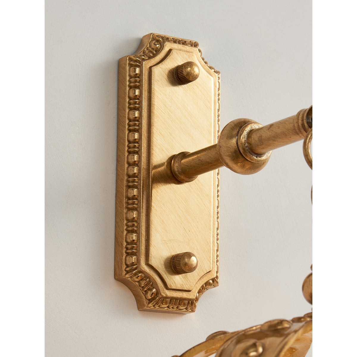 timon-brass-crown-wall-lamp