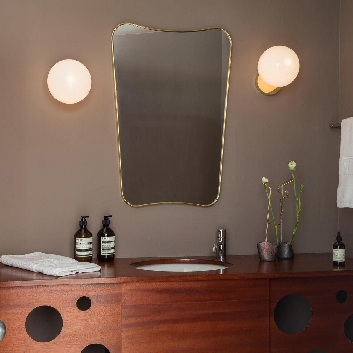 Tip Of The Tongue Wall Lamp