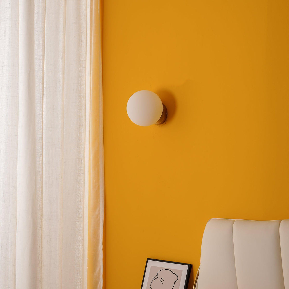 Tip Of The Tongue Wall Lamp