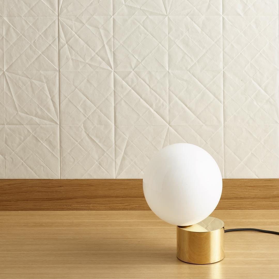 Tip Of The Tongue Table Lamp
