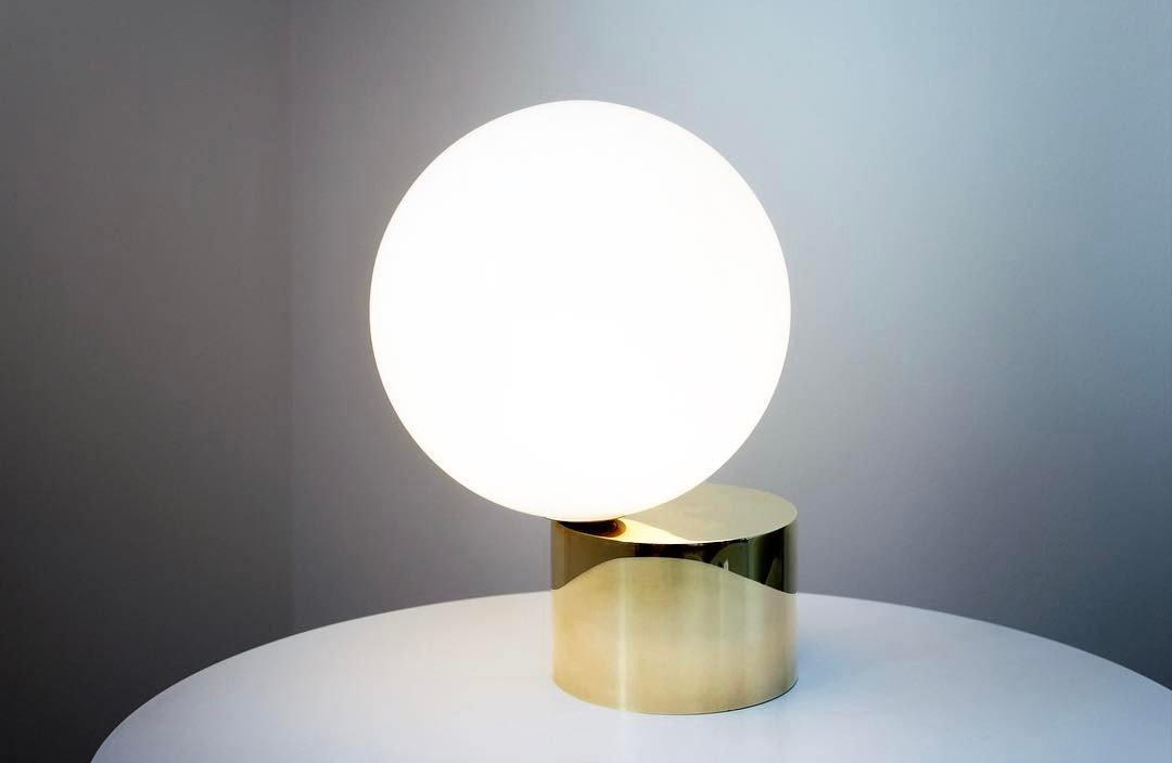 Tip Of The Tongue Table Lamp