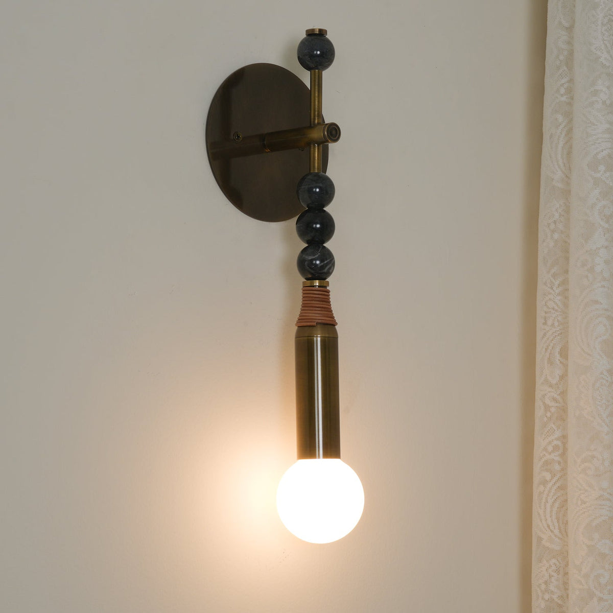 toam-wall-lamp