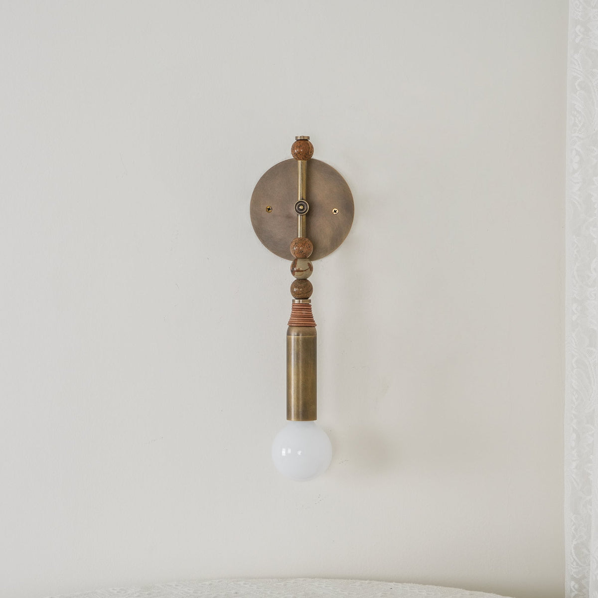 toam-wall-lamp