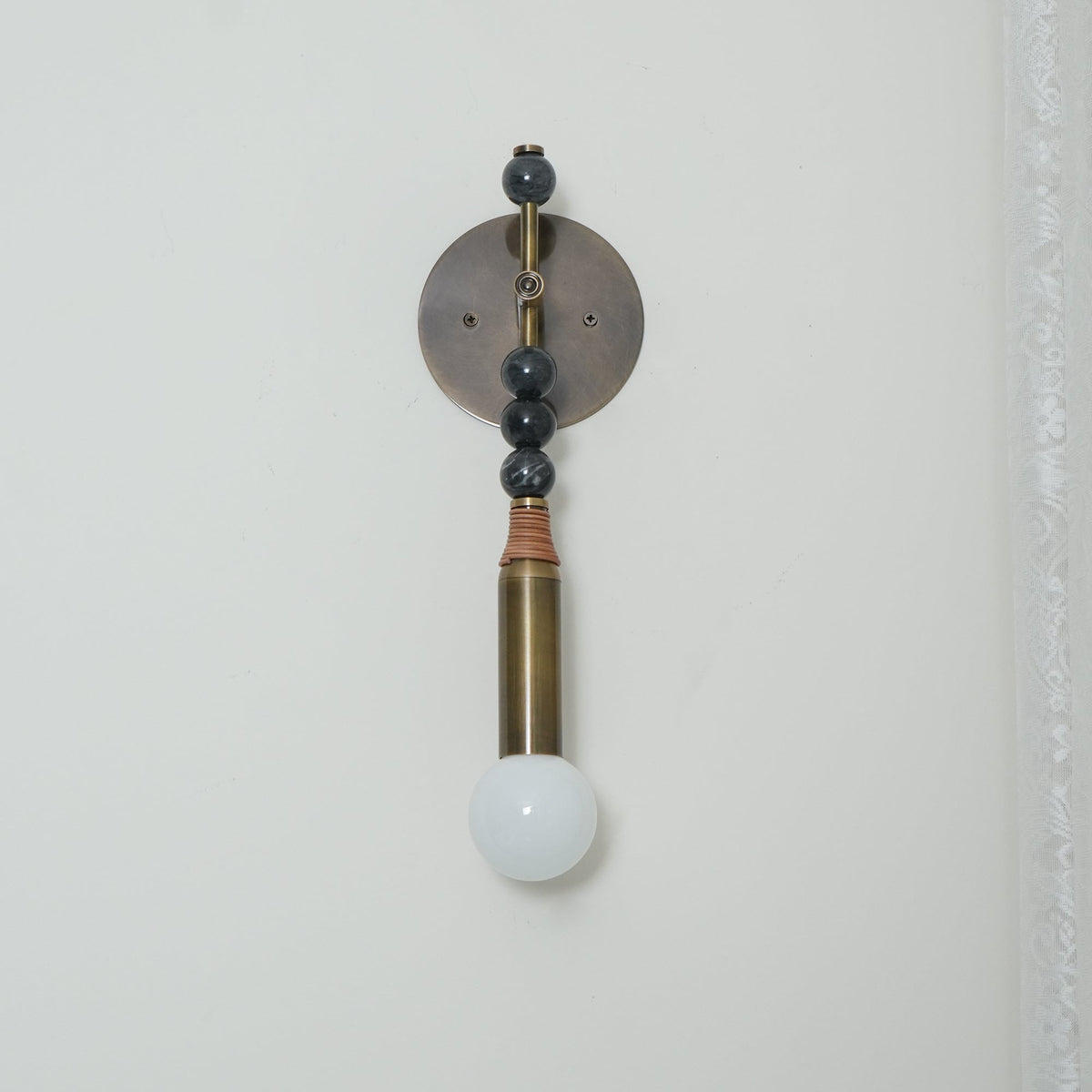 toam-wall-lamp