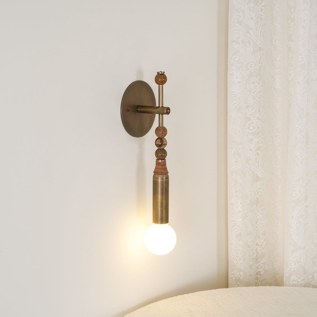 toam-wall-lamp