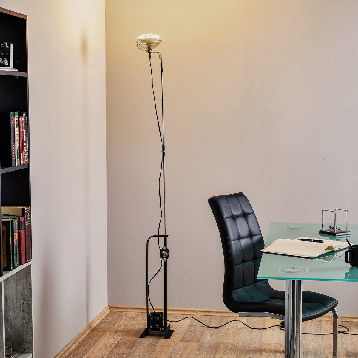 toio-floor-lamp