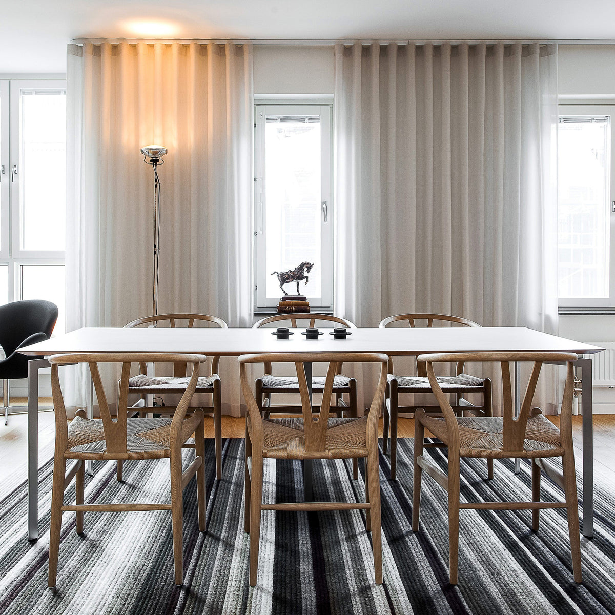 toio-floor-lamp