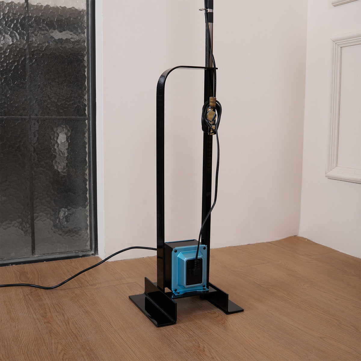 toio-floor-lamp