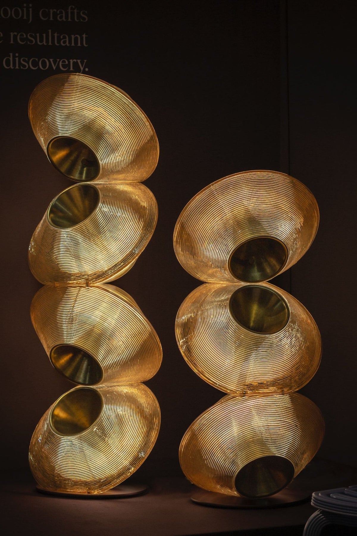 Tol Floor Lamp — Sculptural Gold Resin Totem, Modern LED Floor Light