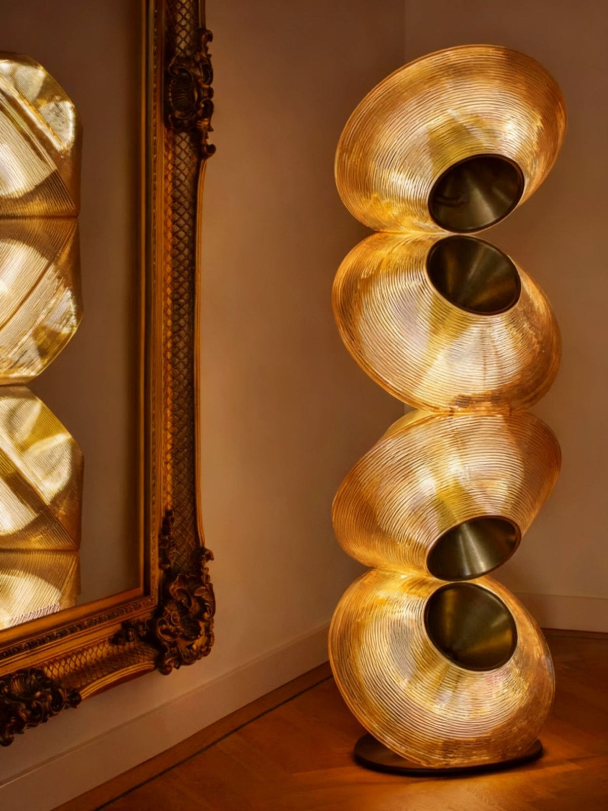 Tol Floor Lamp — Sculptural Gold Resin Totem, Modern LED Floor Light