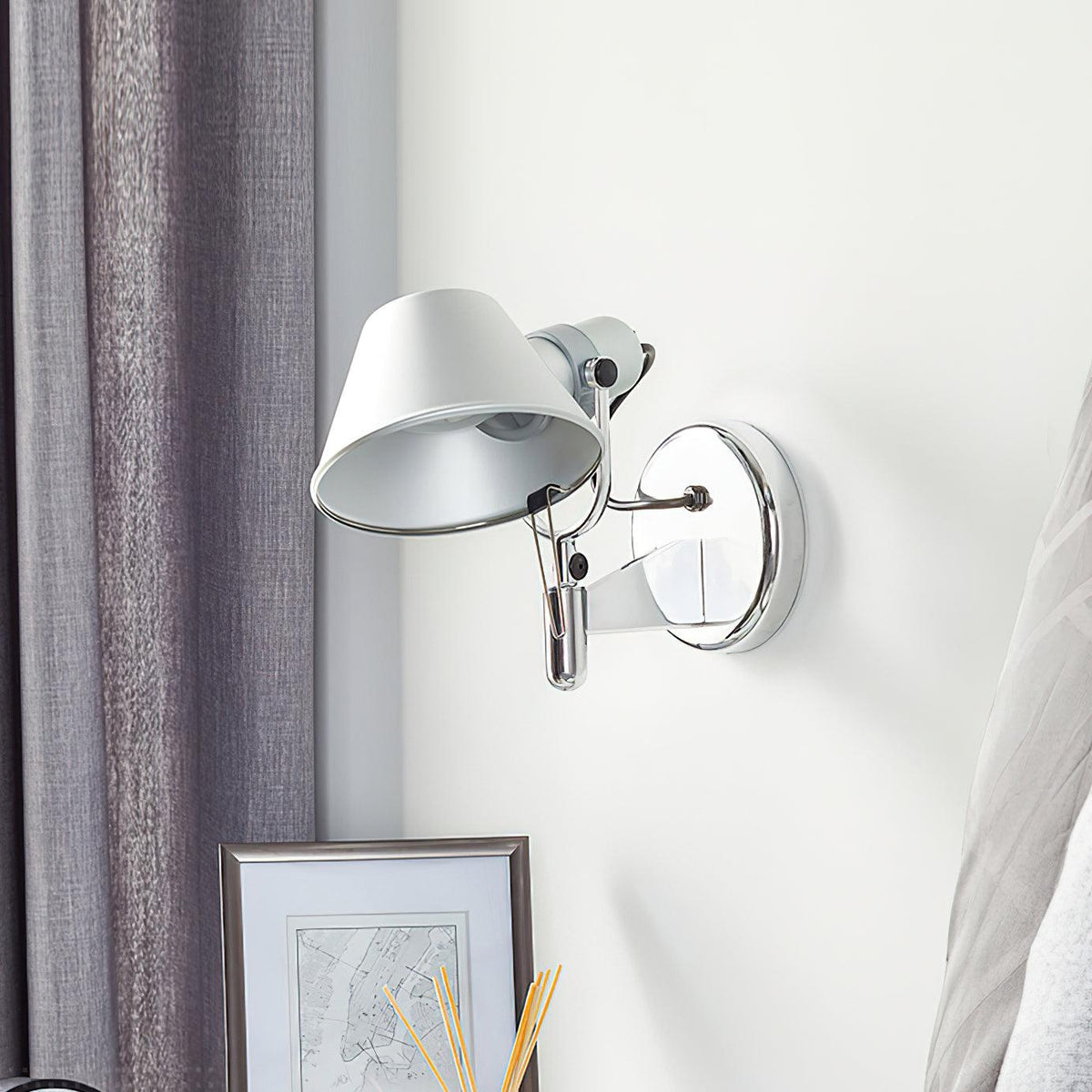 big-speaker-wall-lamp